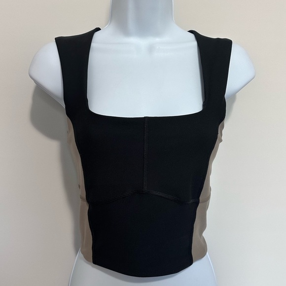 Abercrombie & Fitch YPB Performance Athletic Black and Tan Women's Top - Picture 1 of 7